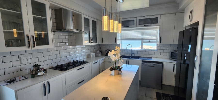 4 Bedroom Property for Sale in Dana Bay Western Cape
